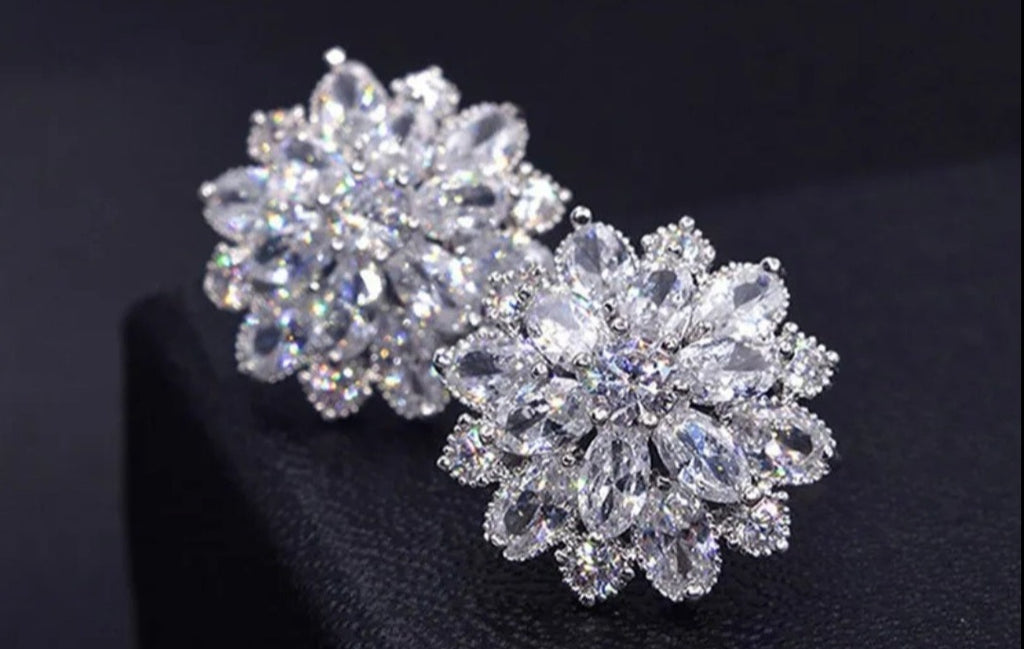 GODESS JEWELS:Diamonds Flowers Earrings