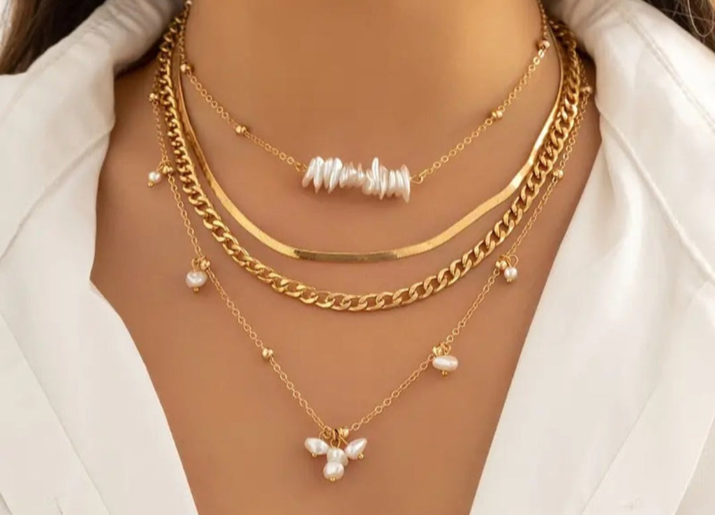 4 Necklaces set